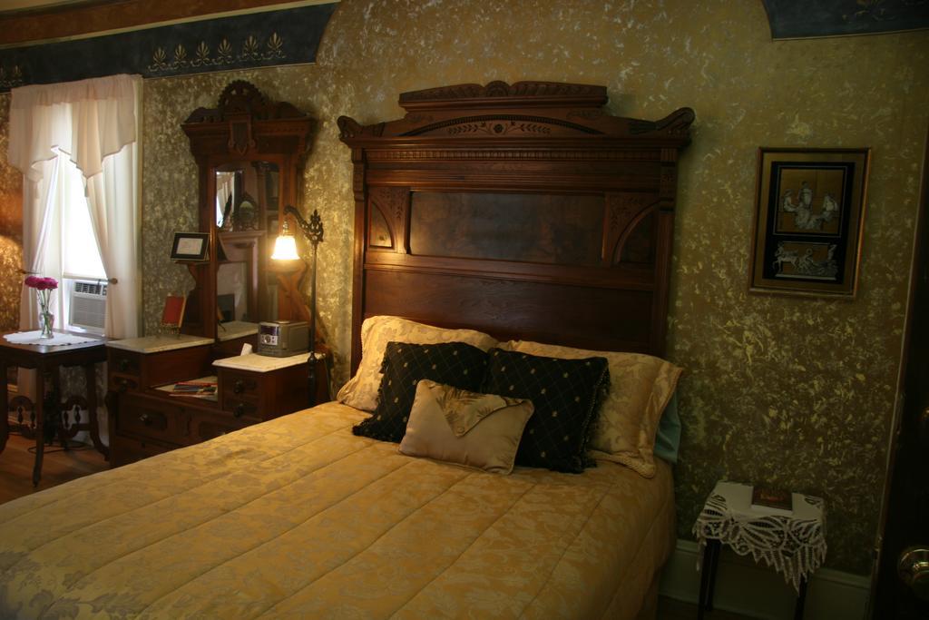 The Brumder Mansion Милуоки Экстерьер фото