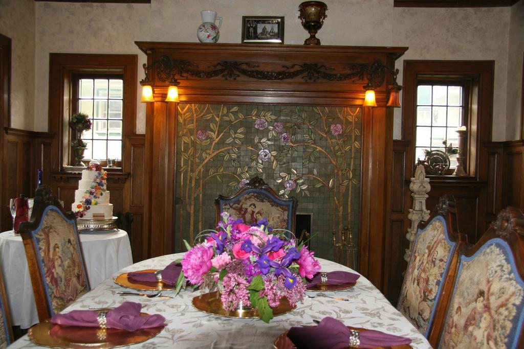 The Brumder Mansion Милуоки Экстерьер фото