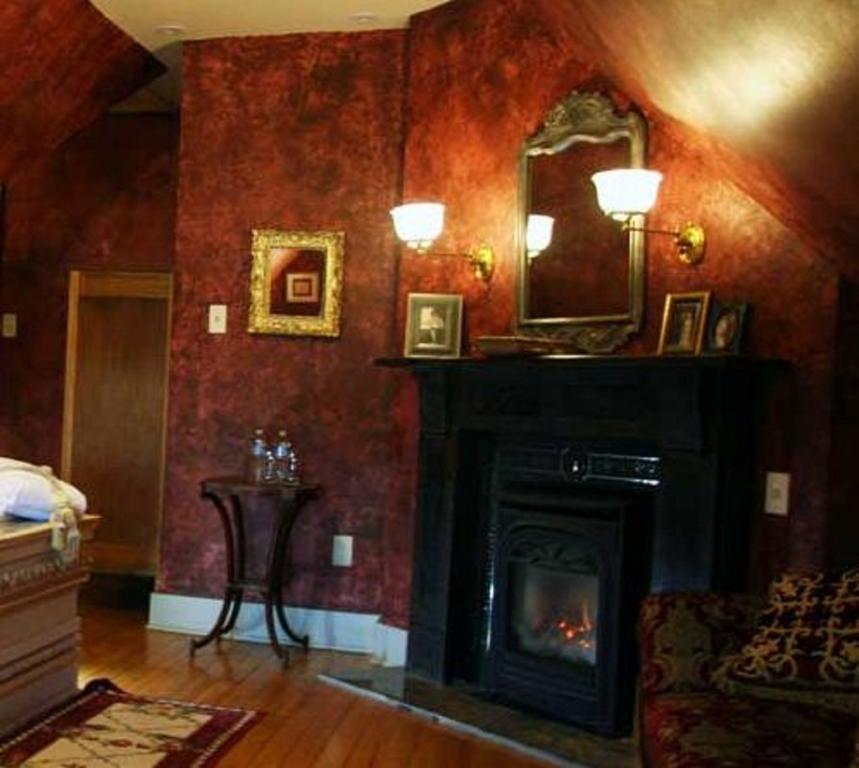 The Brumder Mansion Милуоки Номер фото
