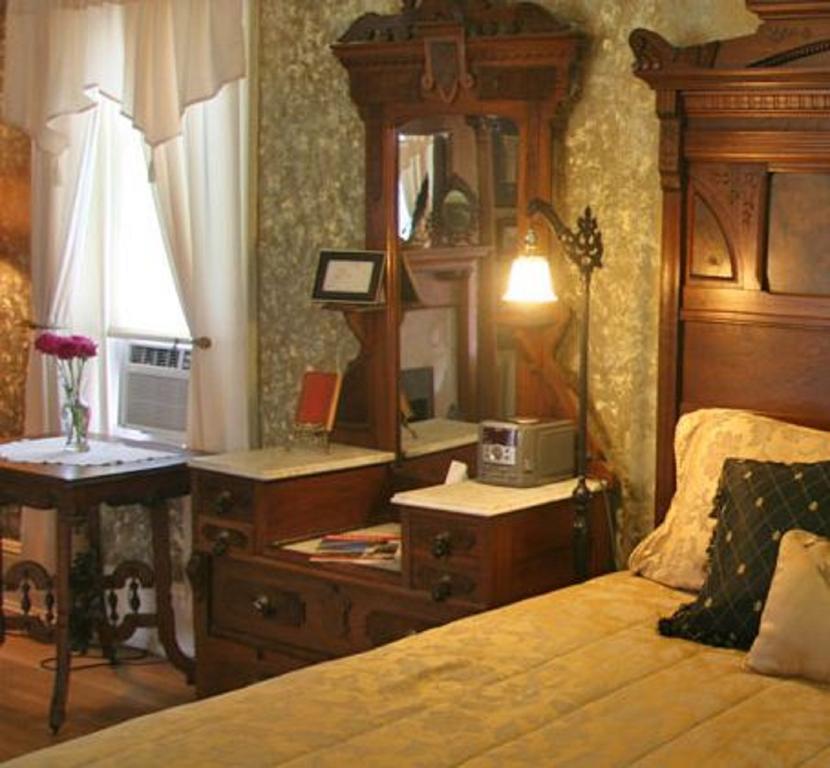 The Brumder Mansion Милуоки Номер фото
