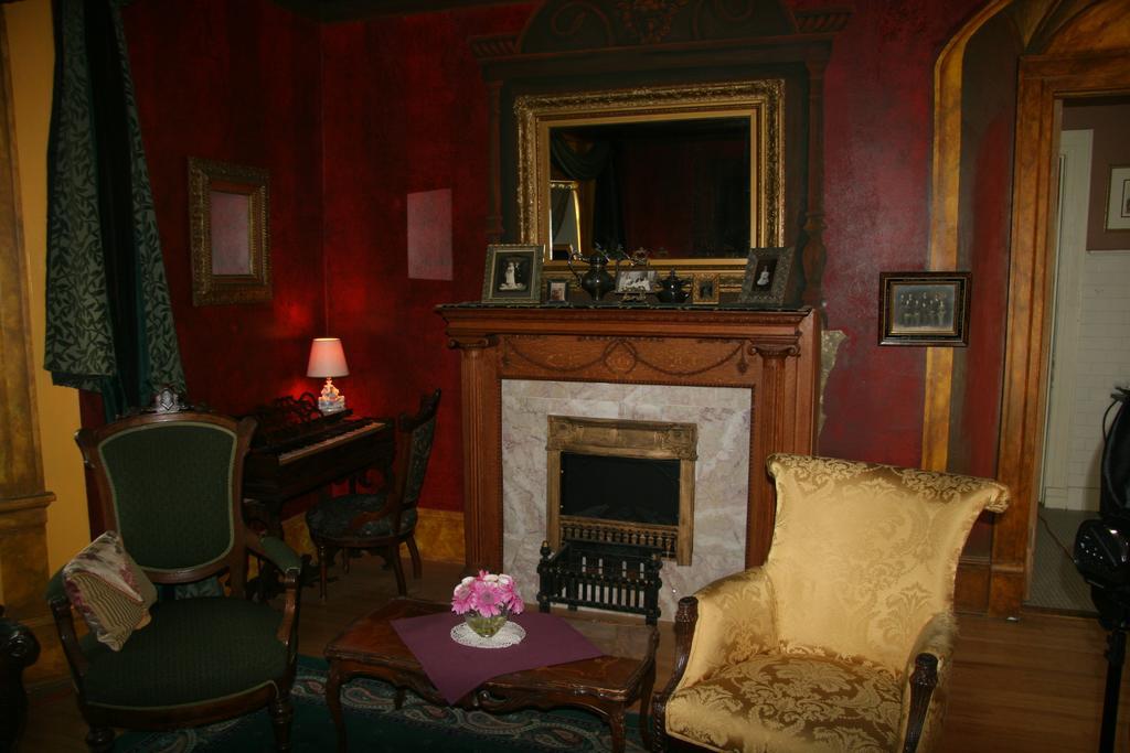The Brumder Mansion Милуоки Номер фото